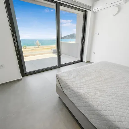 Appartement Sun And Sea - Beachfront, 2 Bedrooms With Sea View & Garden Parálion Ástros