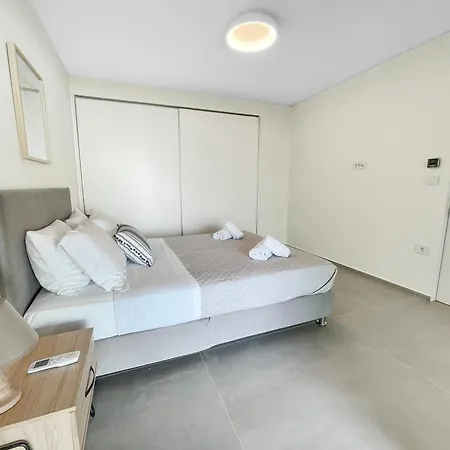 Sun And Sea - Beachfront, 2 Bedrooms With Sea View & Garden Parálion Ástros