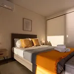 Sun And Sea - Beachfront, 2 Bedrooms With Sea View & Garden Διαμέρισμα