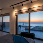 Sun And Sea - Beachfront, 2 Bedrooms With Sea View & Garden Parálion Ástros