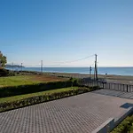Appartement Sun And Sea - Beachfront, 2 Bedrooms With Sea View & Garden *