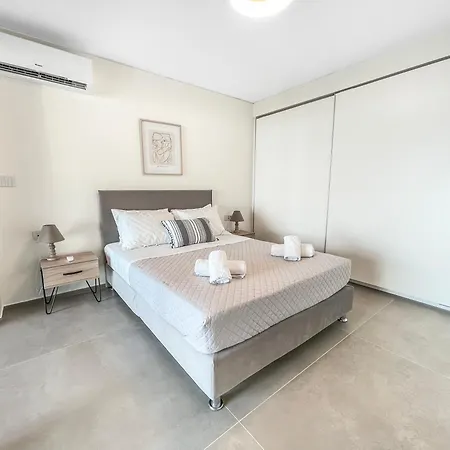 Sun And Sea - Beachfront, 2 Bedrooms With Sea View & Garden Апартаменты Паралион-Астрос