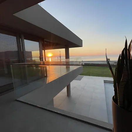 Apartament Sun And Sea - Beachfront, 2 Bedrooms With Sea View & Garden Parálion Ástros