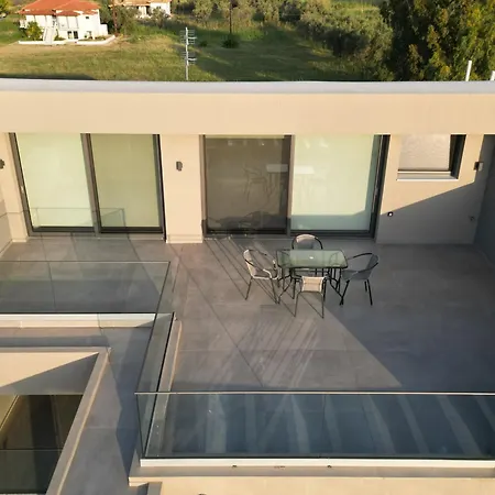 Sun And Sea - Beachfront, 2 Bedrooms With Sea View & Garden Parálion Ástros