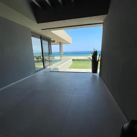 Sun And Sea - Beachfront, 2 Bedrooms With Sea View & Garden Apartman Parálion Ástros