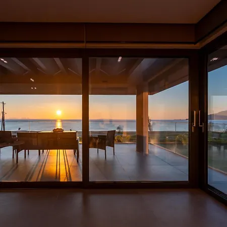 Sun And Sea - Beachfront, 2 Bedrooms With Sea View & Garden * Parálion Ástros
