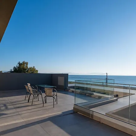 Sun And Sea - Beachfront, 2 Bedrooms With Sea View & Garden Διαμέρισμα *