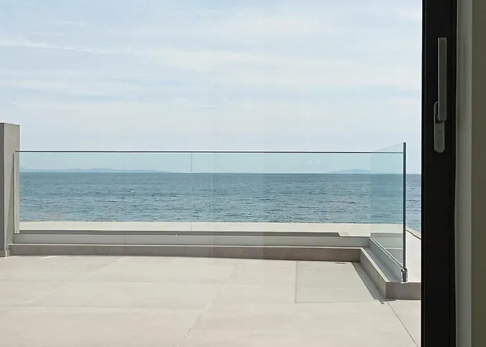 Apartamento Sun And Sea - Beachfront, 2 Bedrooms With Sea View & Garden *