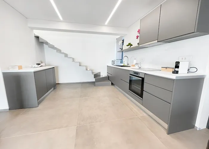 Apartamento Sun And Sea - Beachfront, 2 Bedrooms With Sea View & Garden Parálion Ástros