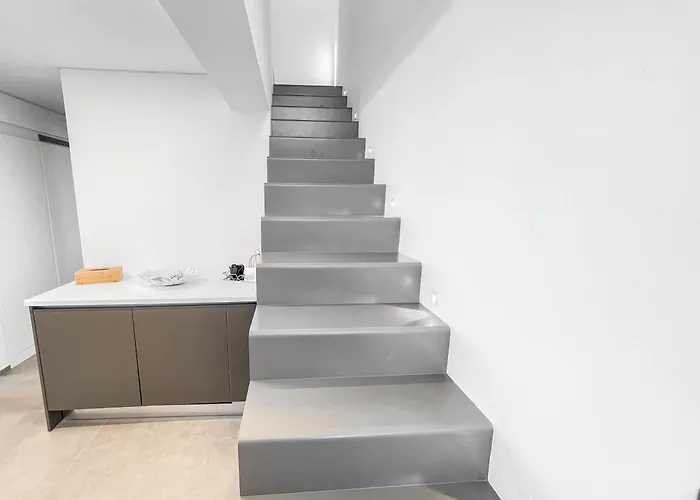 Sun And Sea - Beachfront, 2 Bedrooms With Sea View & Garden *