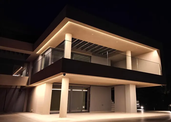 Sun And Sea - Beachfront, 2 Bedrooms With Sea View & Garden Apartamento *