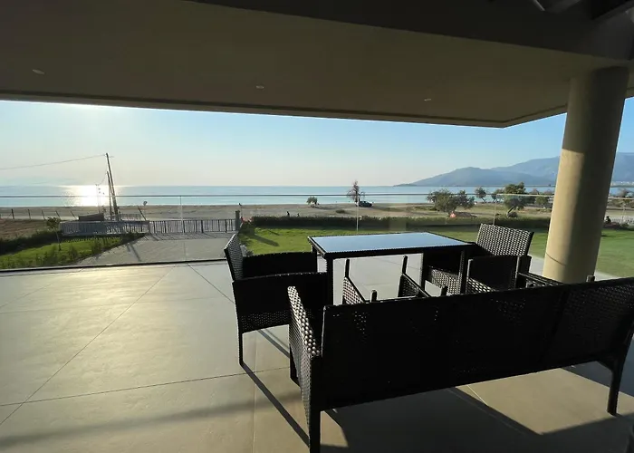 Apartamento Sun And Sea - Beachfront, 2 Bedrooms With Sea View & Garden *