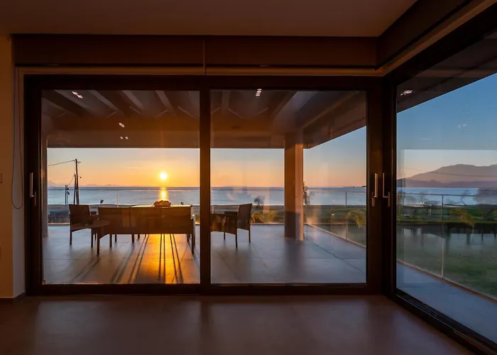 Sun And Sea - Beachfront, 2 Bedrooms With Sea View & Garden * Паралион-Астрос
